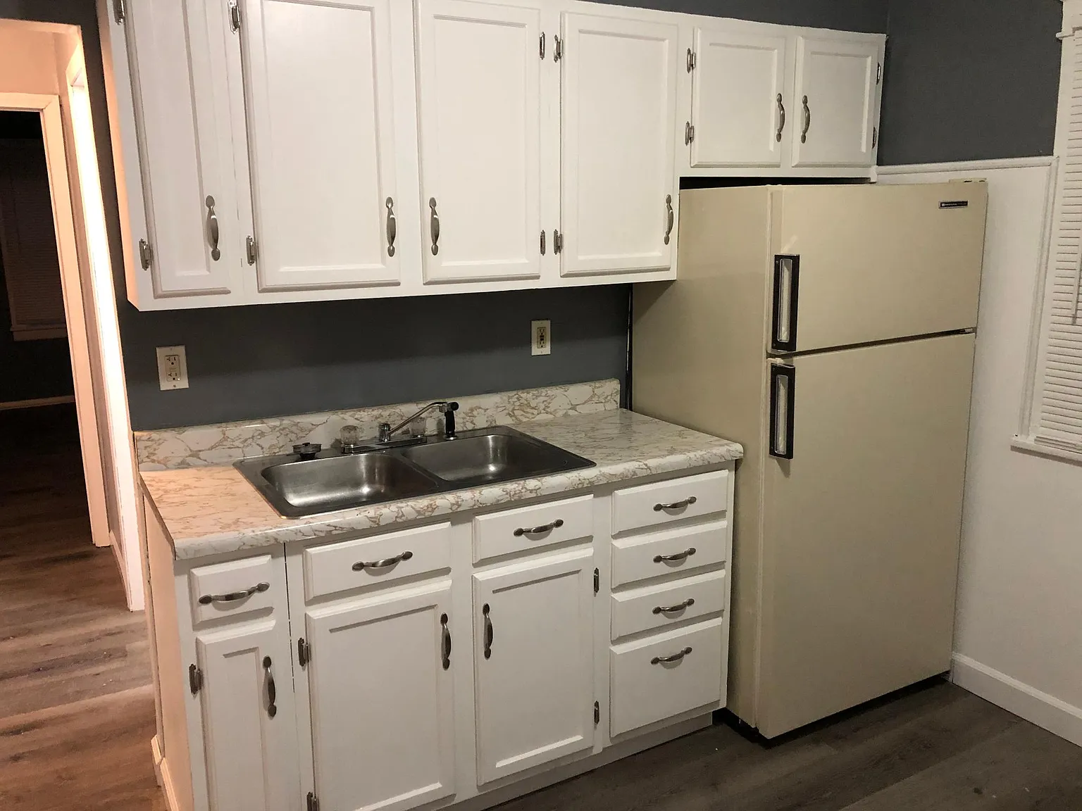 2 bed, 900 sqft, $1,100 — Photo 4