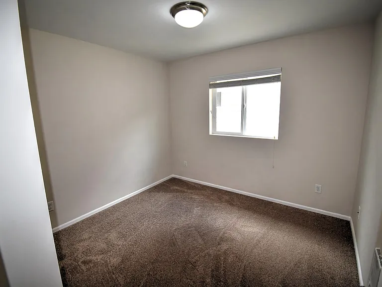 8724 Stockholm Ln NE — Photo 20