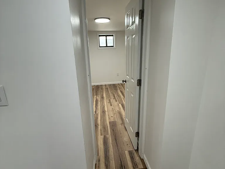 128 Campbell Ave #BASEMENT — Photo 17