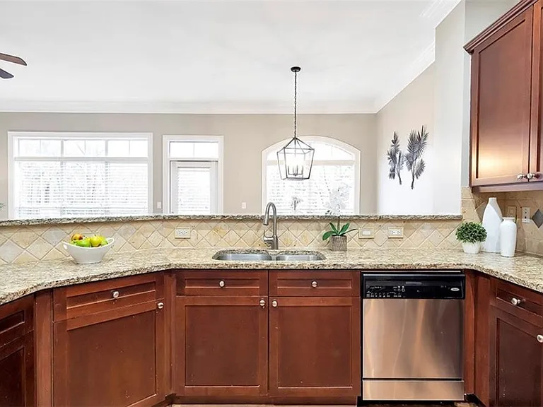 5408 Glenridge Cv NE — Photo 12