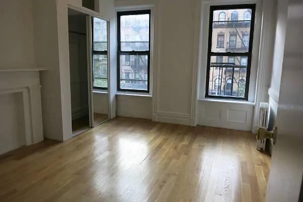 Rented by Manhattan Best Realty, Inc. | media 18