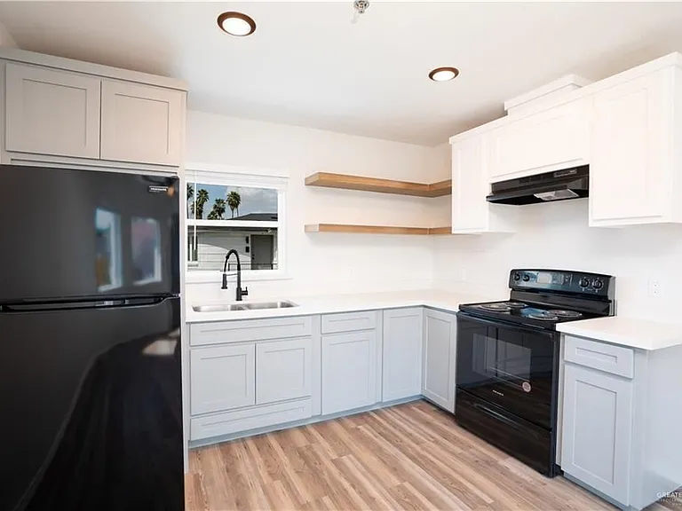 802 Redwood Ave #1 — Photo 9