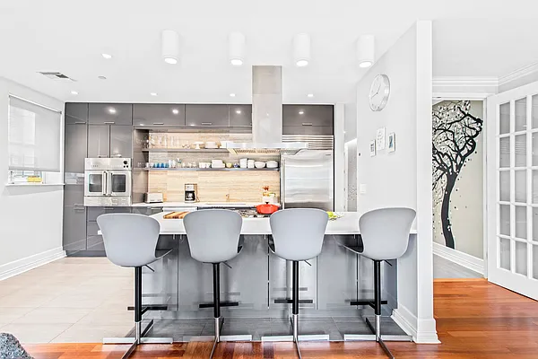 Sold by Compass | media 9