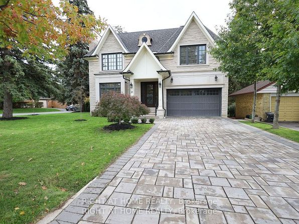 2 Finchley Rd, Toronto, ON M9A 2X3