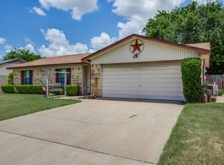 706 Post St, Hewitt, TX 76643