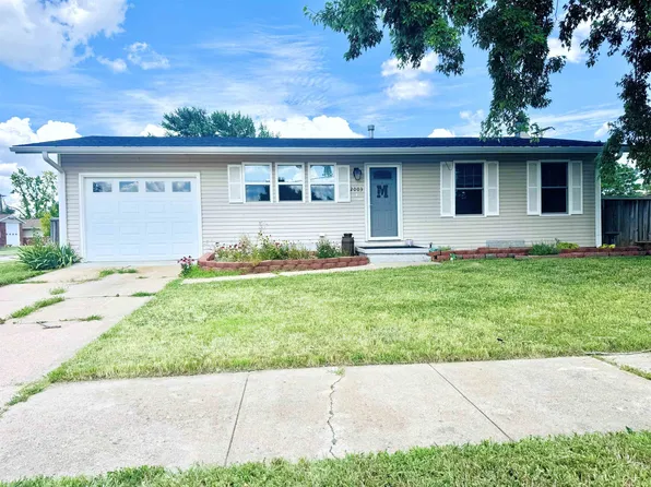 2003 Harold Ave, Salina, KS 67401