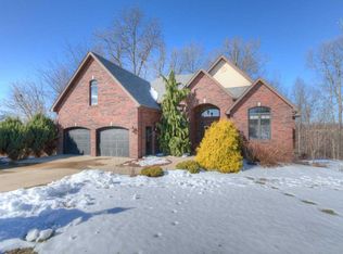 101 Bruce Ln, Milton, WV 25541