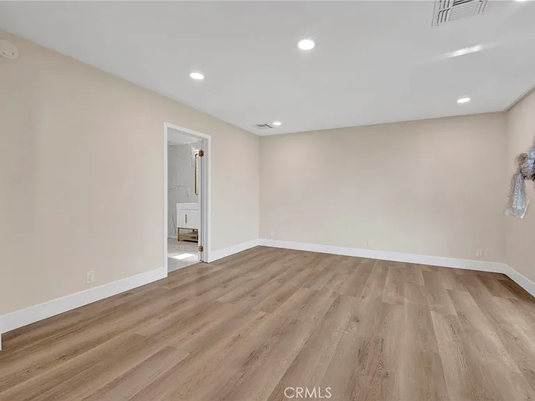 1432 N Catalina St — Photo 26