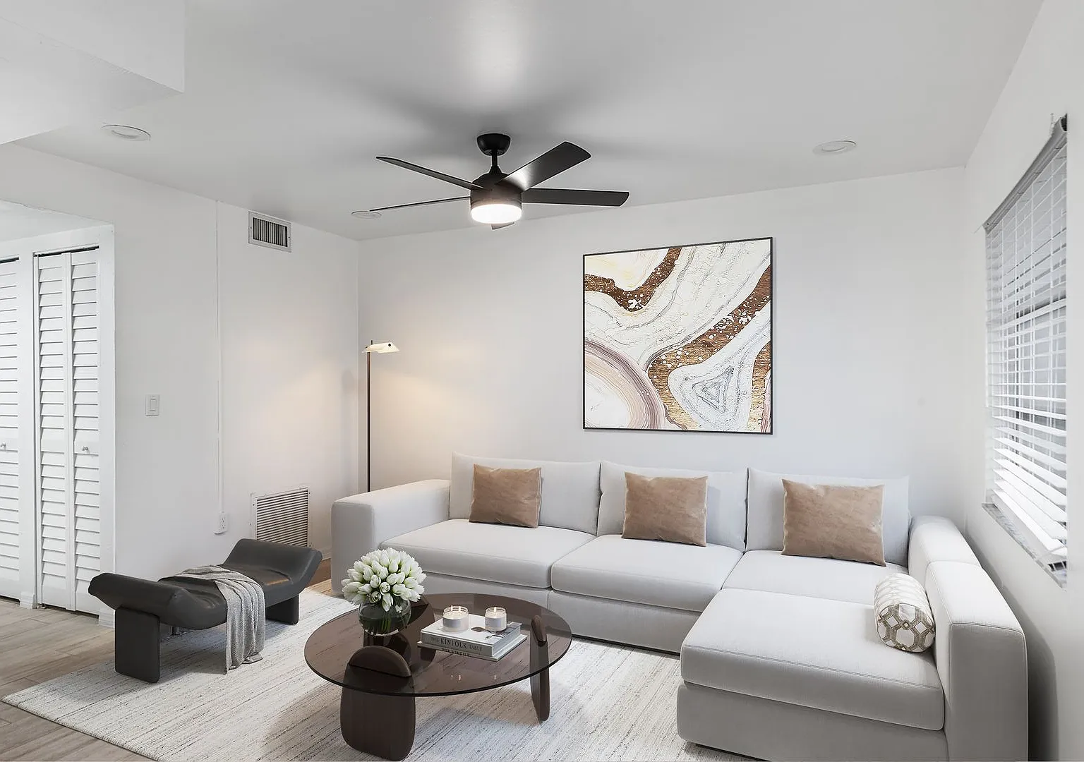 St Pete Apartment For Rent!! — Photo 3