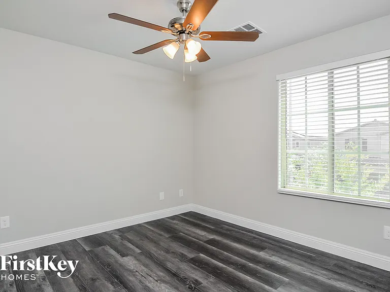 5439 Funks Grove Ln — Photo 11