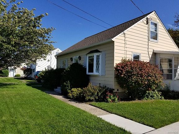 3rd image of 61 Ledyard Ave