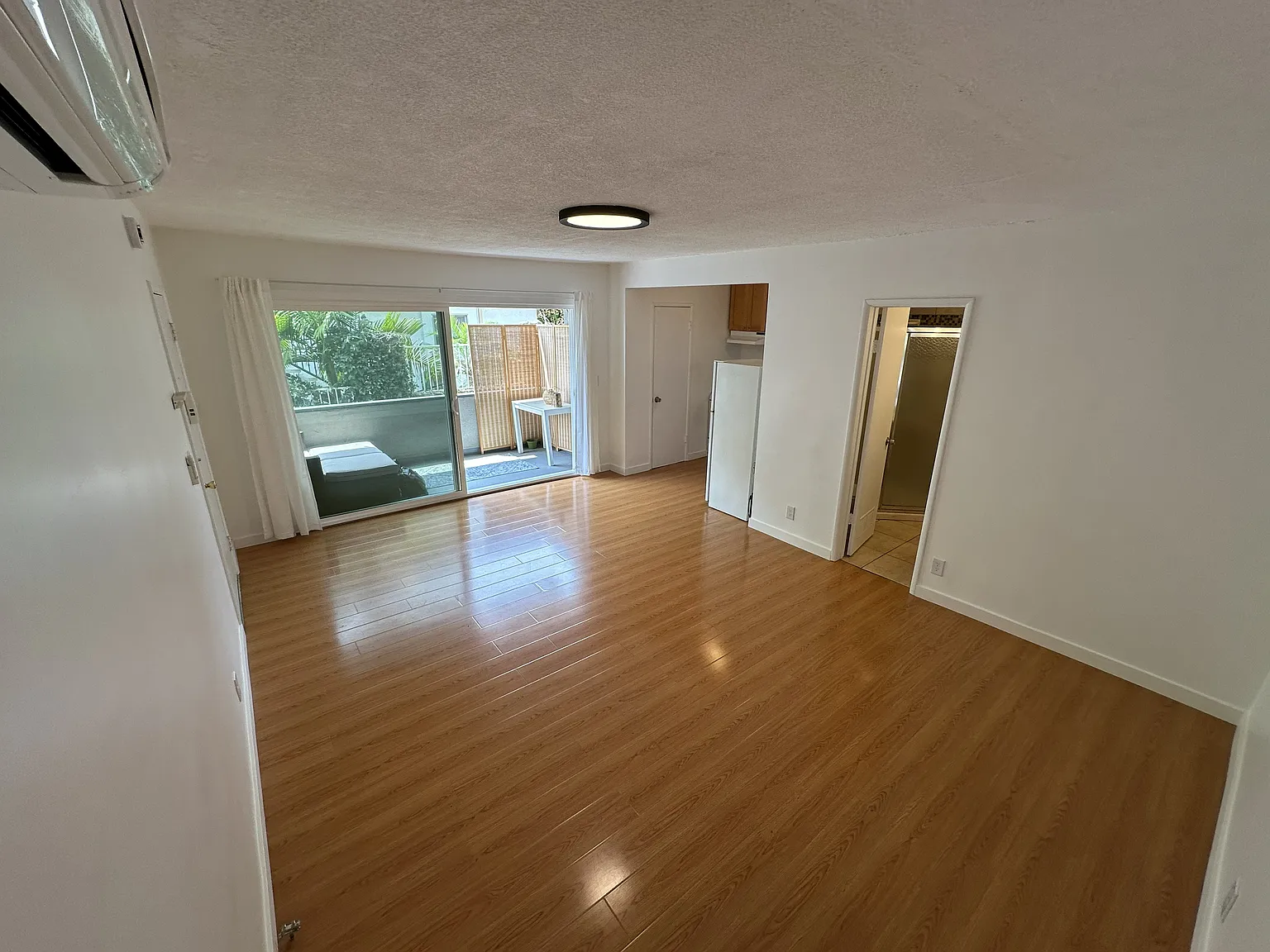 Studio, 400 sqft, $1,690 — Photo 1