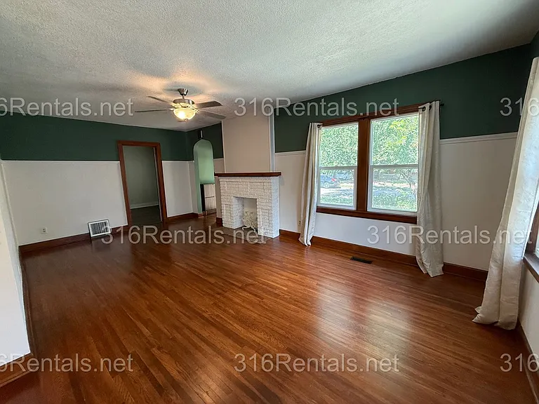 711 S Spruce St — Photo 5