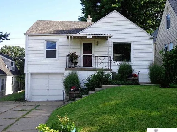 6236 Pierce St, Omaha, NE 68106