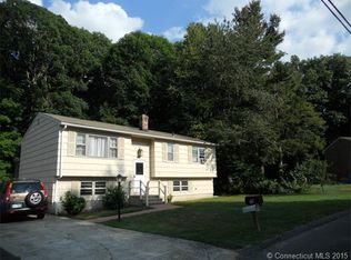 79 Pinecrest Dr, Waterbury, CT 06708