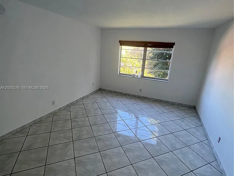 8511 NW 8th St #311 — Photo 3