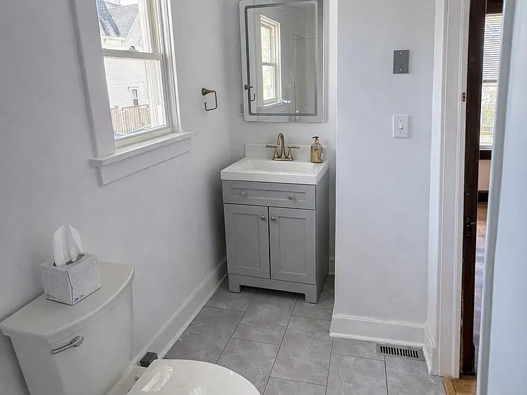 1009 Hudson Ave #1S — Photo 13