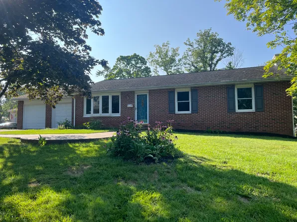 730 Rosewood Dr, Douglassville, PA 19518