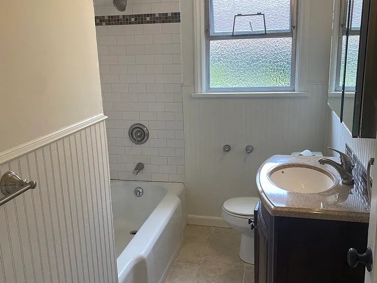 Main floor full bath
