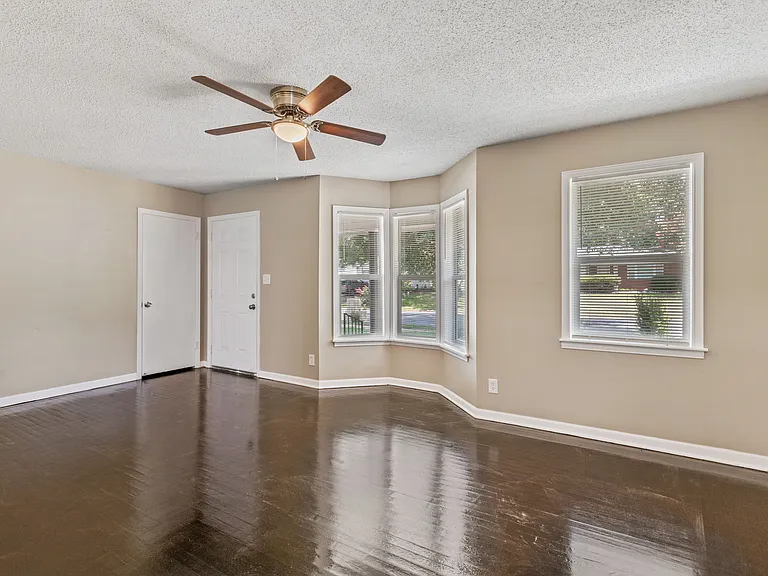 1689 Clementine Rd — Photo 18