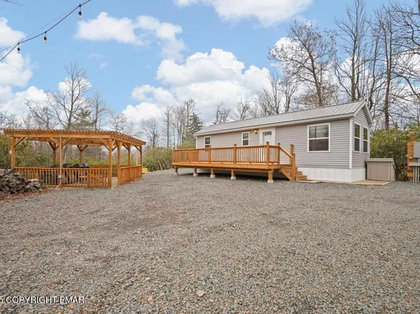 1251 Hunter Ln, Long Pond, PA 18334