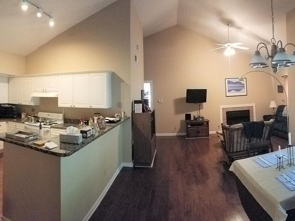 Kitchen, Living & Dining Area