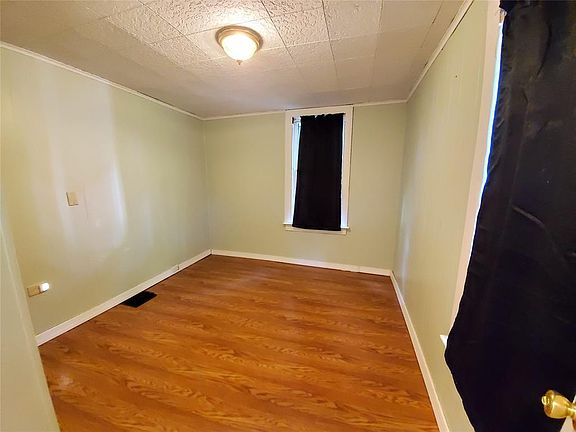 5th image of 6 S Duane Ave