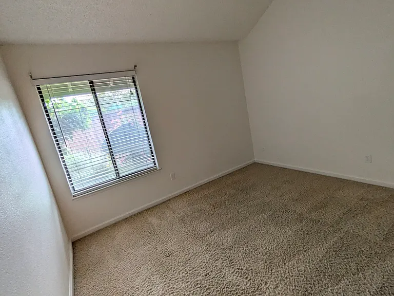 6122 Country Club Dr — Photo 10