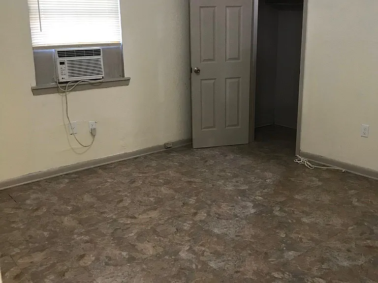 2640 Dayton St — Photo 6