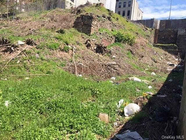 2nd image of 895 Eagle Ave