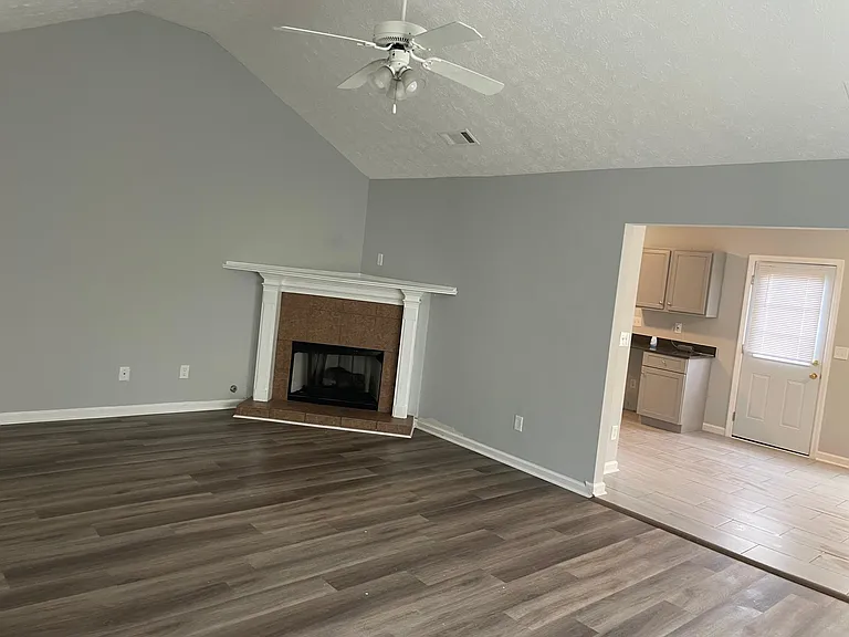 265 Victoria Blvd — Photo 11