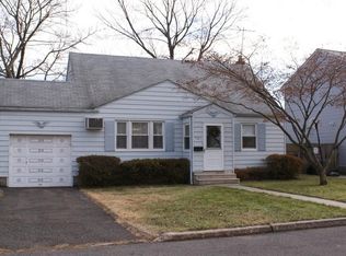 521 Fairway Rd, Linden, NJ 07036