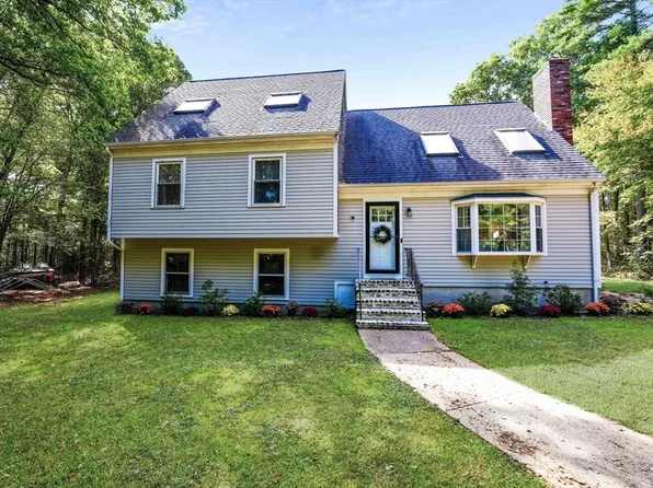 92 County St, Lakeville, MA 02347