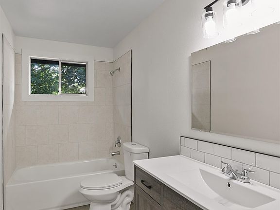 5th image of 2908 E Cleveland Ave