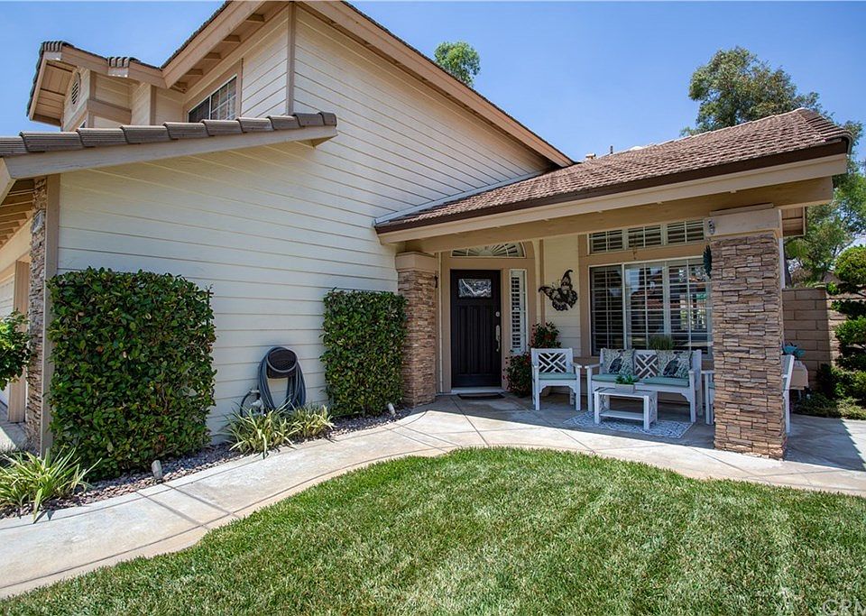 13720 Cherokee Ct, Fontana, CA 92336 | Zillow