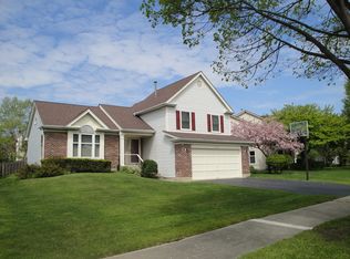 1412 Winston Dr, Buffalo Grove, IL