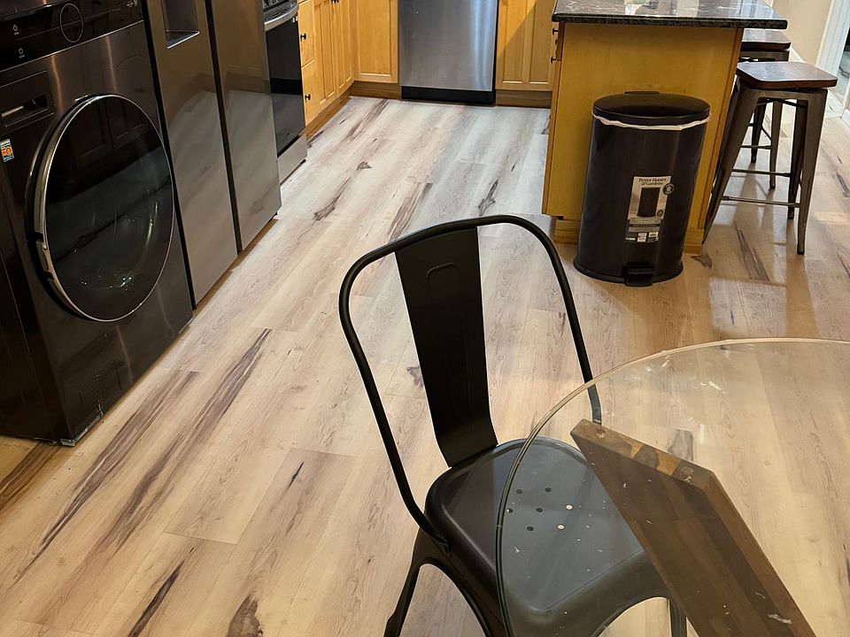 counter appliances include air fryer , coffee maker (ground & k cup ) coffee grounder .