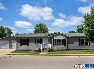 3935 Mount Alpine St, Dubuque, IA 52001