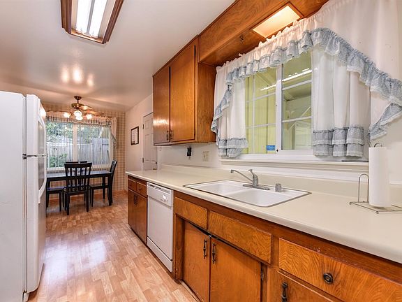 3rd image of 6346 Rushmore Dr