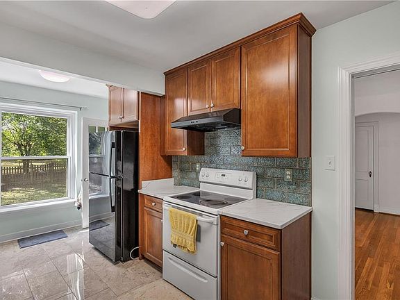 5th image of 8043 Atlee Rd