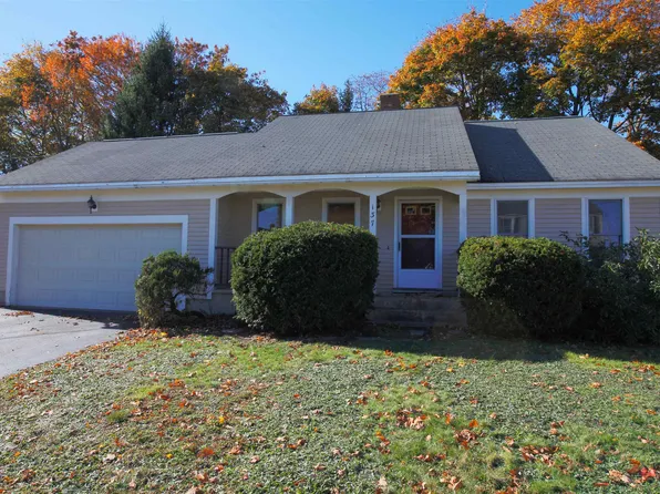 137 Wedgewood Lane, Manchester, NH 03109