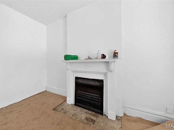 3rd image of 5615 Theodosia Ave