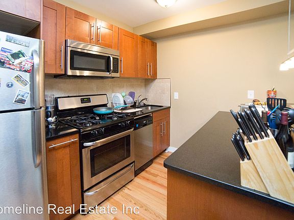 4th image of 3002 W Girard Ave #4066011