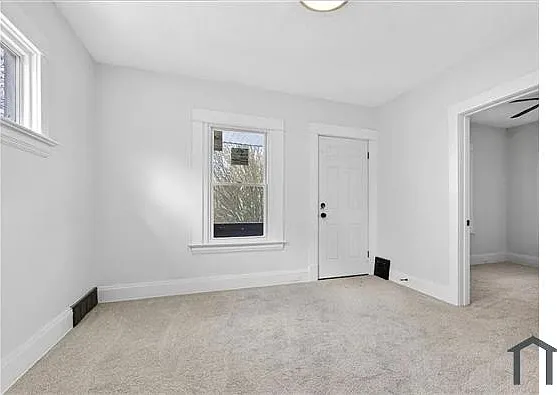 9418 Parkview Ave — Photo 7