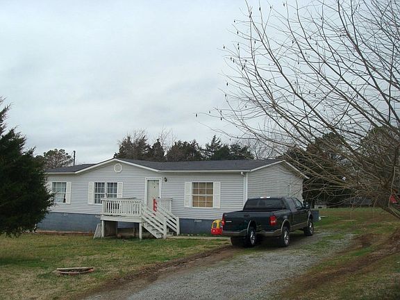 2nd image of 305 Cherokee Trl
