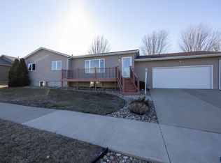 917 Angel Ln, Canton, SD 57013