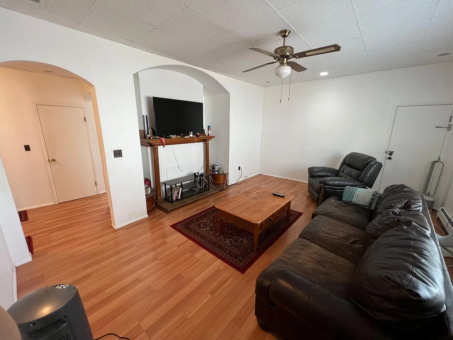 3 bed, 1100 sqft, $3,495 — Photo 1