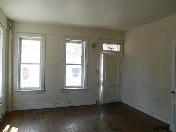 5th image of 121 N State St