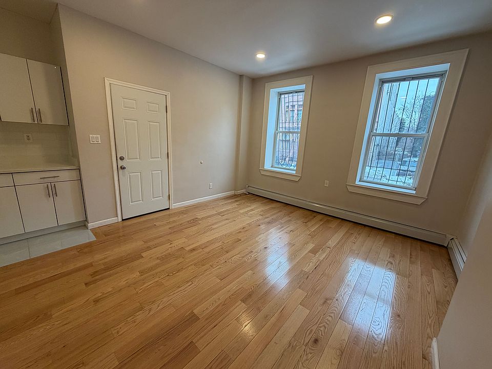 1st image of 62 Putnam Ave #1