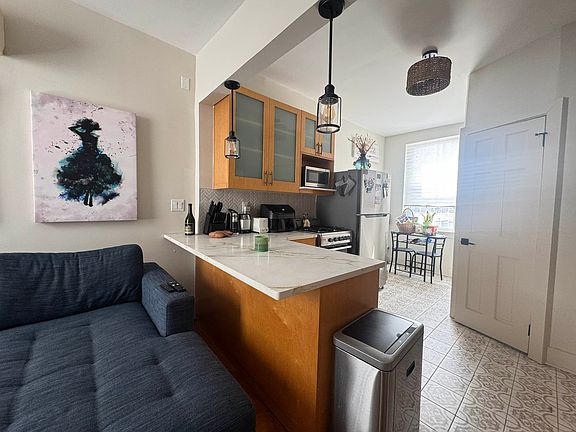 4th image of 1136 31st Ave APT 3R